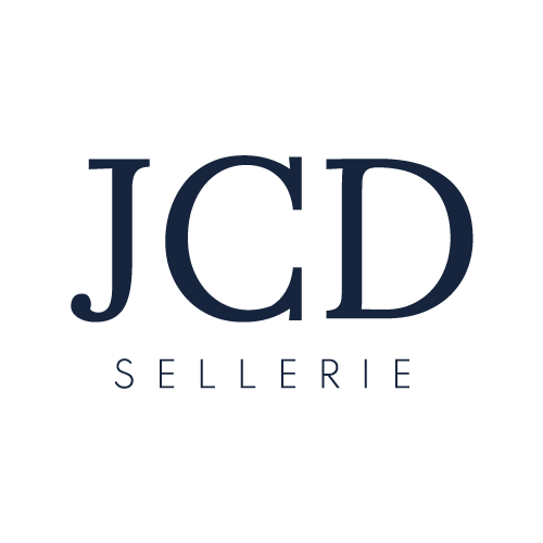 jcd-sellerie-color-500 Moment de complicité entre la cavalière et un cheval de l'élevage de La Robardière