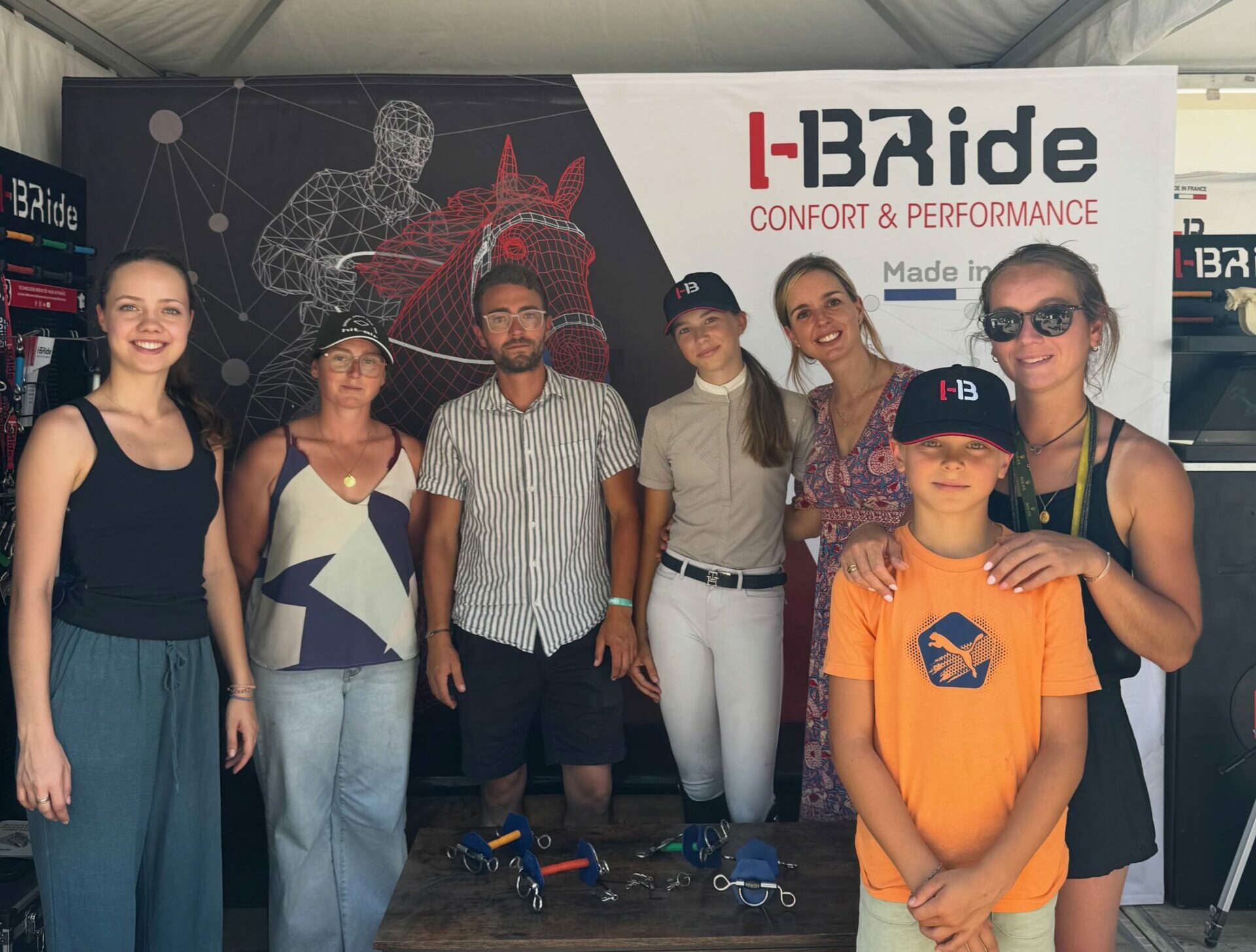 Notre équipe sur le stand de Ibride à Lamotte Beuvron Notre équipe sur le stand de Ibride à Lamotte Beuvron